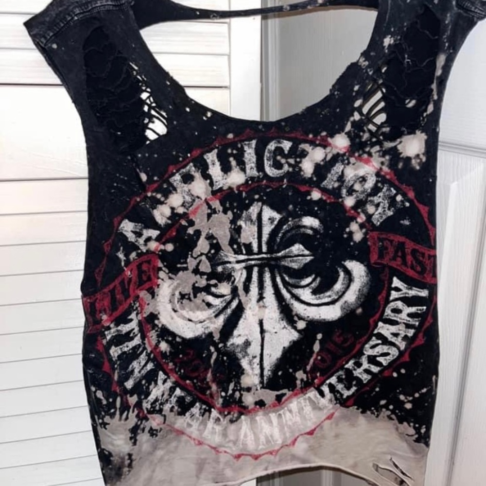 Cute Ripped top.